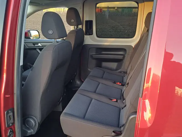 Volkswagen Caddy Maxi 1.0 TSI Comfortline 2016 Benzine 23