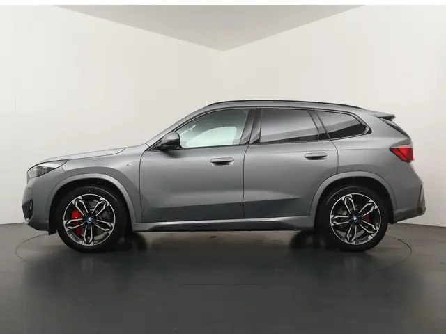 BMW iX1 eDrive20 2025 Elektrisch 12