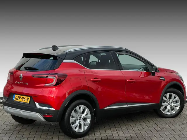 Renault Captur 1.3 TCe 140 EDC Intens 2022 Benzine 2