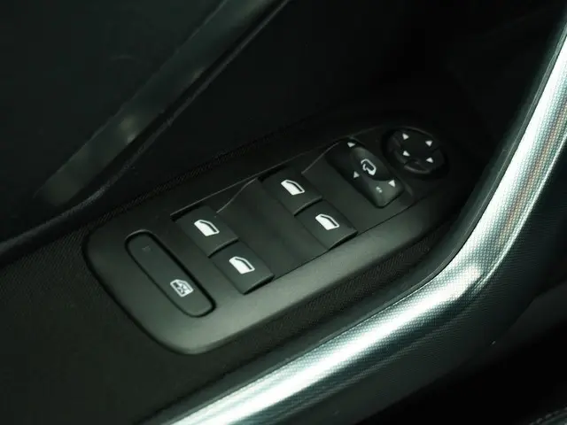 Peugeot 2008 1.2 PureTech Allure 2018 Benzine 13