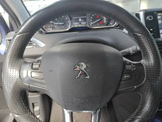 Peugeot 208 1.4 VTi Active 2012 Benzine 13