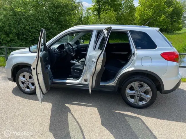 Suzuki Vitara 1.6 Exclusive 2015 Benzine 4