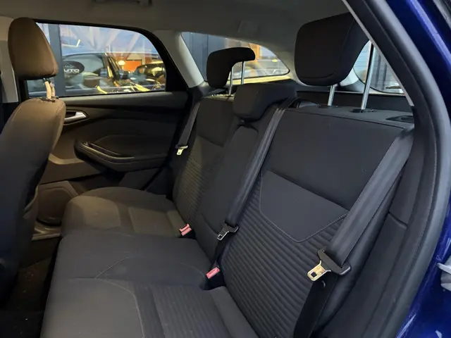 Ford Focus Wagon 1.0 Titanium Edition 2015 Benzine 14