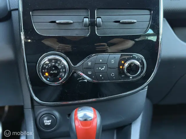 Renault Clio 1.6 R.S. | 200PK | Automaat | Leder 2014 Benzine 21