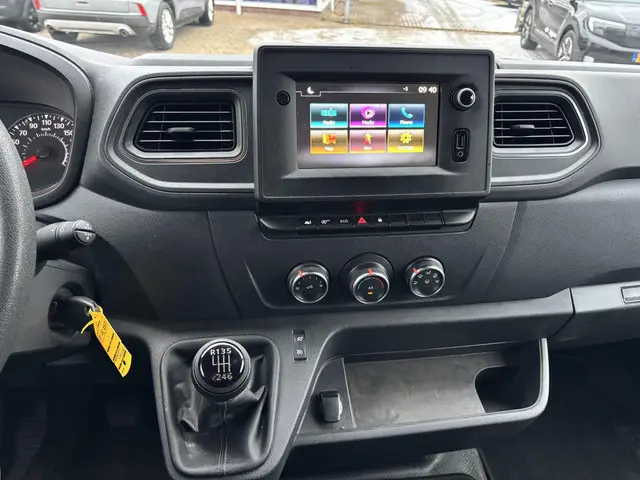 Nissan Interstar 2.3 dCi L2H2 N-Connecta 2022 Diesel 10