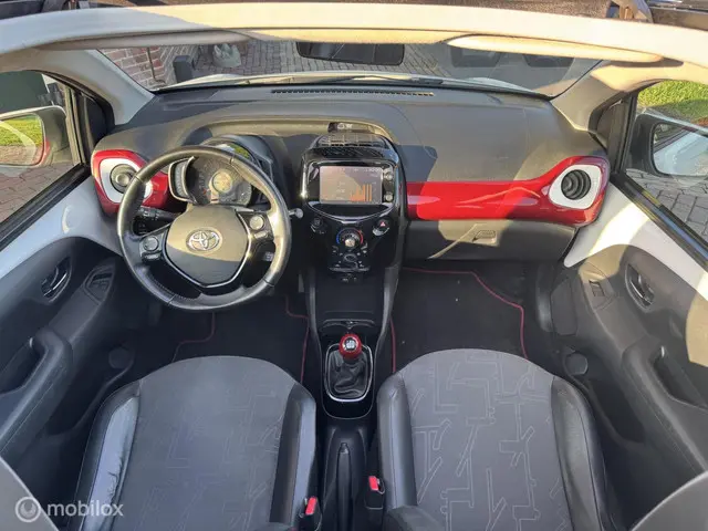 Toyota Aygo 1.0 VVT-i x-pose 2017 Benzine 23