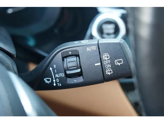 BMW 5 Serie Touring 530i xDrive Executive 2017 Benzine 43