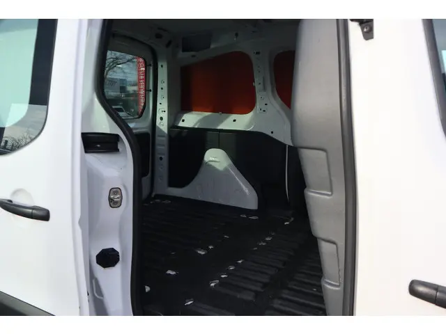 Citroën Berlingo 1.6 BlueHDI 75 Club 2018 Diesel 24