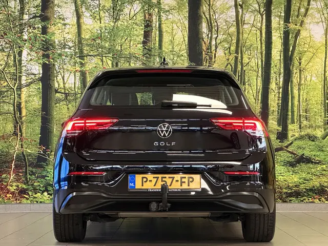 Volkswagen Golf 1.0 TSI Life 2022 Benzine 6