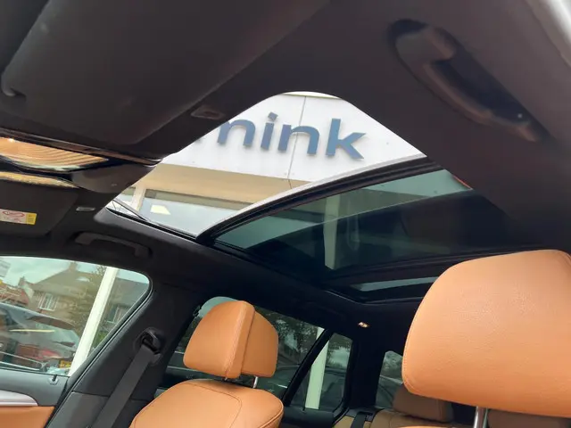 BMW 5 Serie Touring 520i High Executive 2018 Benzine 9