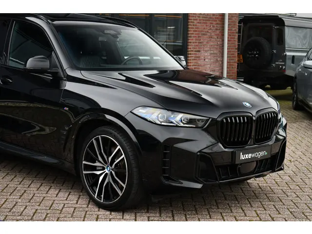 BMW X5 xDrive50e M-Sport 2023 Hybride Benzine 53
