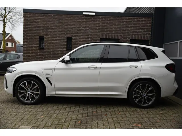 BMW X3 xDrive30e High Executive 2022 Hybride Benzine 22
