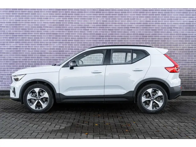 Volvo XC40 2.0 B4 Plus Dark 2025 Benzine 9