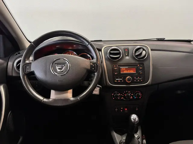 Dacia Sandero 0.9 TCe 10th Anniversary 2016 Benzine 18