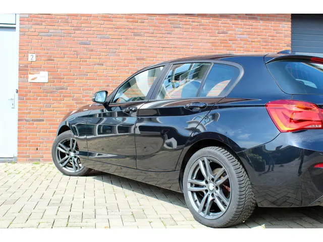 BMW 1 Serie 118i 2017 | Automaat | NAP 2017 Benzine 4