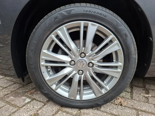 Suzuki Baleno 1.2 Exclusive 2017 Benzine 24