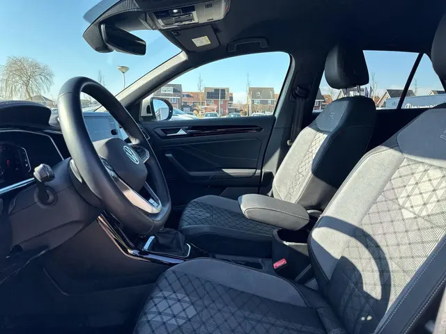Volkswagen T-Roc 1.5 TSI R-Line 2024 Benzine 11