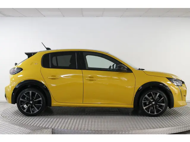 Peugeot 208 1.2 PureTech GT Pack 130 PK. 2021 Benzine 7