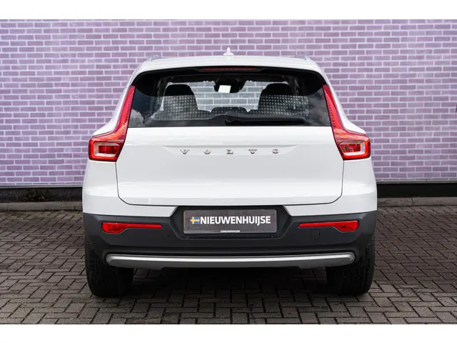 Volvo XC40 1.5 T2 Momentum Business 2021 Benzine 12