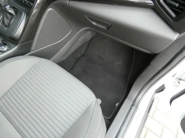 Ford Grand C-Max HELAAS VERKOCHT!!! 2015 Benzine 36