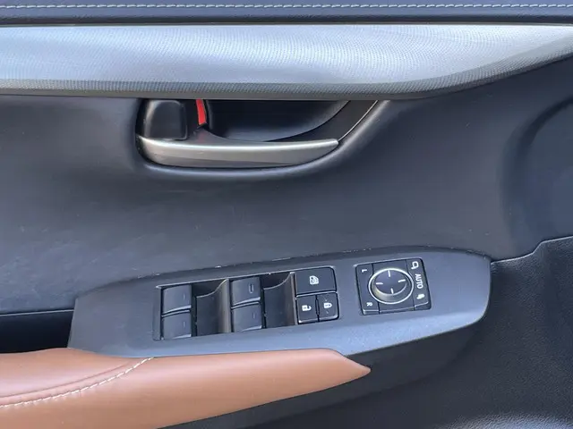 Lexus NX 300h AWD Luxury Line 2015 Hybride Benzine 11