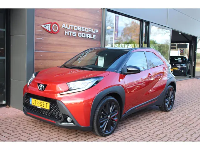 Toyota Aygo X 1.0 VVT-i S-CVT first 2023 Benzine