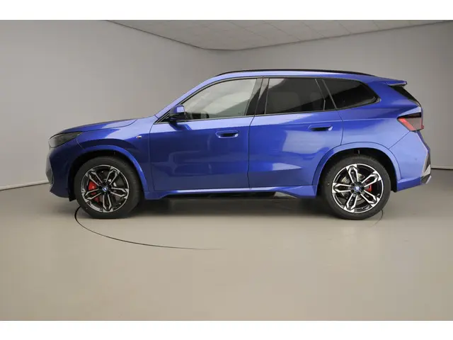 BMW iX1 eDrive20 2025 Elektrisch 2