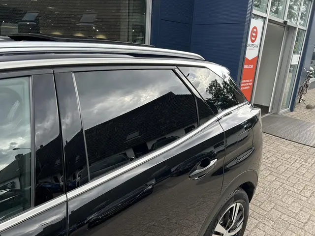 Peugeot 3008 1.6 HYbrid 225 GT 2023 Hybride Benzine 48
