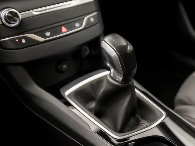 Peugeot 308 SW 1.2 PureTech Sport 2018 Benzine 10