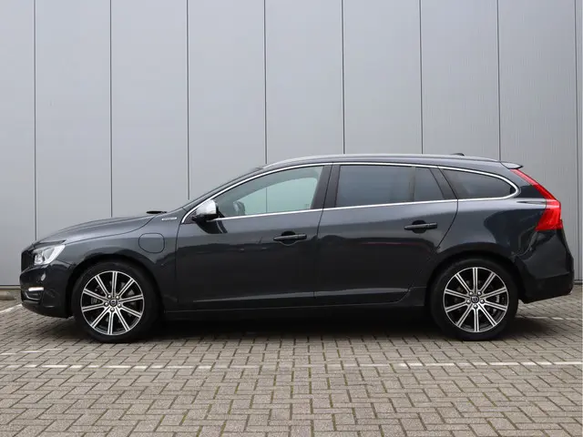 Volvo V60 2.4 D6 AWD Plug-In Hybrid 2015 Hybride Diesel 29