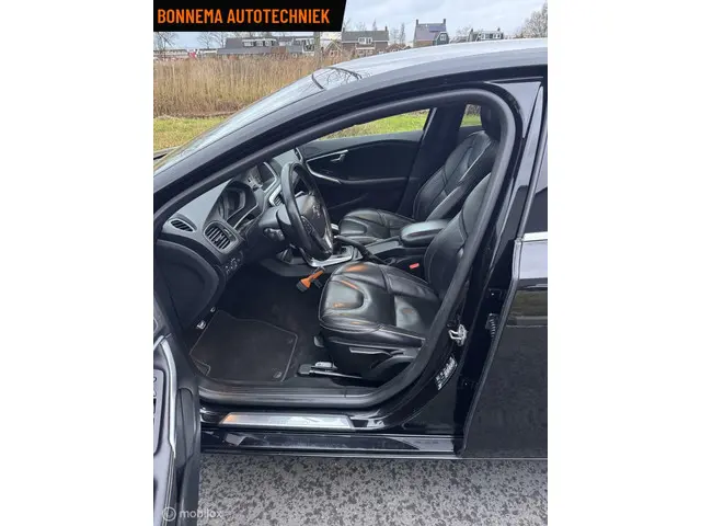 Volvo V40 2.0 T4 R-Design Pano Camera 2017 Benzine 18