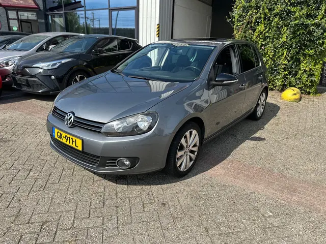 Volkswagen Golf 1.2 TSI Highline BlueMotion 2012 Benzine
