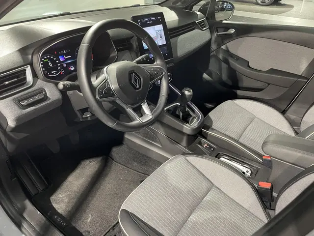 Renault Clio 1.0 TCe 90 GPF techno 2023 Benzine 22