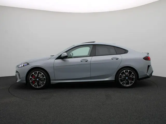 BMW 2 Serie Gran Coupé 220 2026 Benzine 4