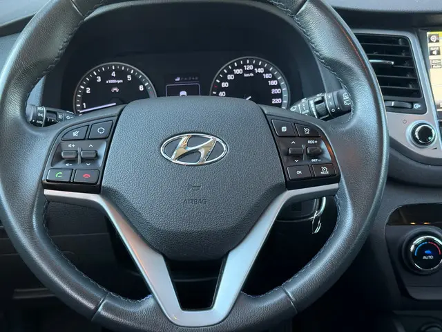 Hyundai Tucson 1.6 GDi Anniversary Edition 2017 Benzine 18