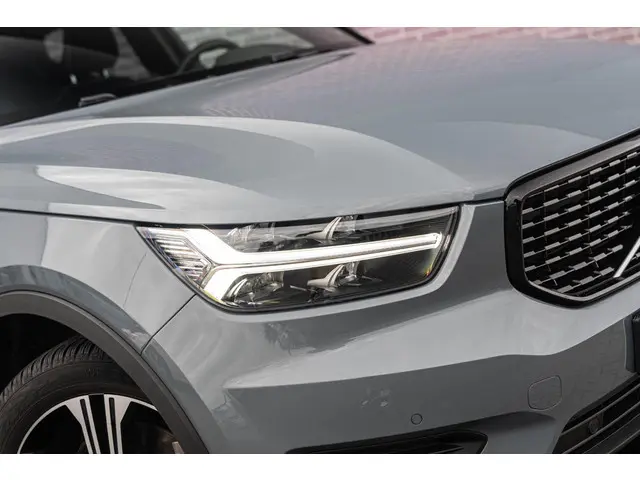 Volvo XC40 1.5 T5 Recharge R-Design 2022 Hybride Benzine 4