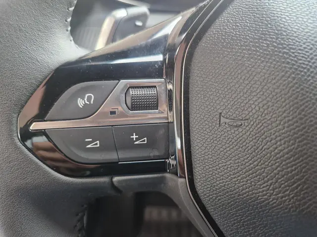 Peugeot 2008 1.2T 130pk Automaat Allure 2024 Benzine 16