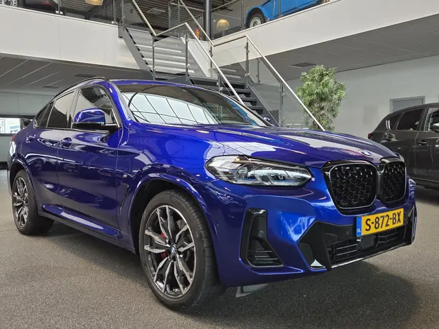 BMW X4 xDrive20i High Executive 2023 Hybride Benzine 7