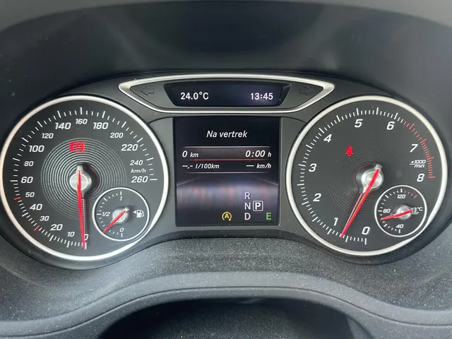 Mercedes-Benz B-Klasse 180 Ambition 2015 Benzine 48