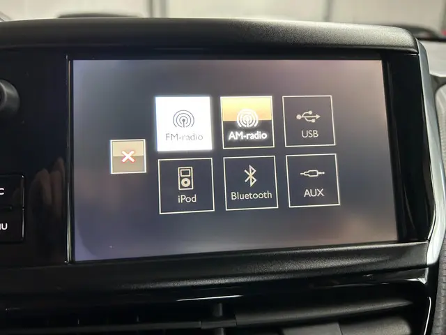 Peugeot 2008 1.2 PureTech Style airco, cruise 2015 Benzine 8