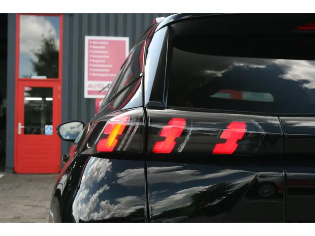 Peugeot 2008 1.2 PureTech GT 2023 Benzine 23