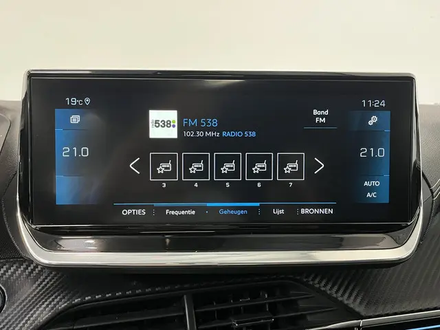Peugeot 208 1.2 PureTech 100pk GT 2021 Benzine 24