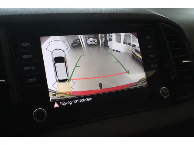 Škoda Karoq 1.5 TSI ACT Sportline Business 2021 Benzine 34