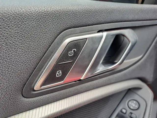 BMW 1 Serie 118i High Executive 2019 Benzine 34
