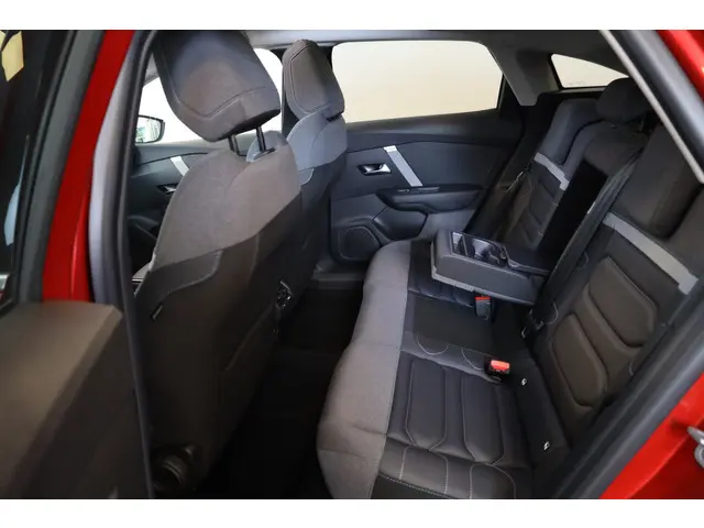 Citroën C4 PT 130 Shine Automaat-8 2023 Benzine 18