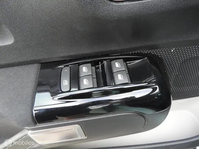 Citroën C3 1.2 PureTech S&S Shine 2017 Benzine 25