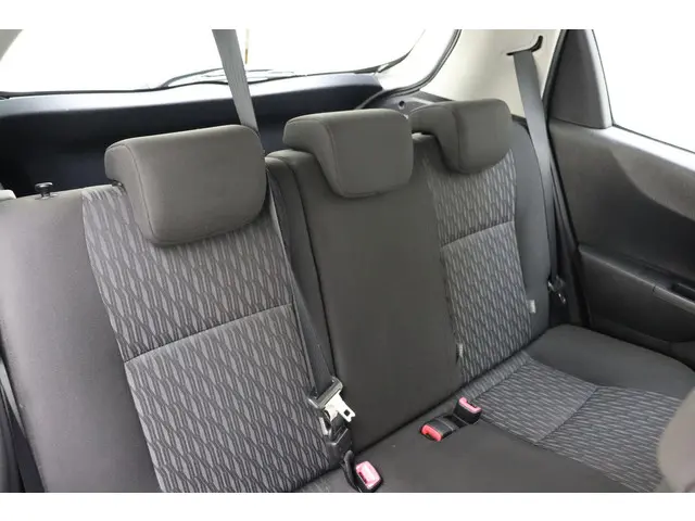 Toyota Yaris 1.0 VVT-i Now 2014 Benzine 14