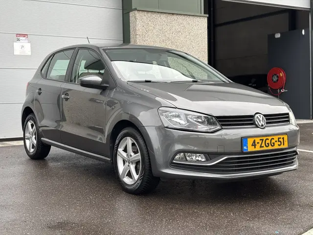 Volkswagen Polo 1.2 TSI Comfortline 2015 Benzine 2