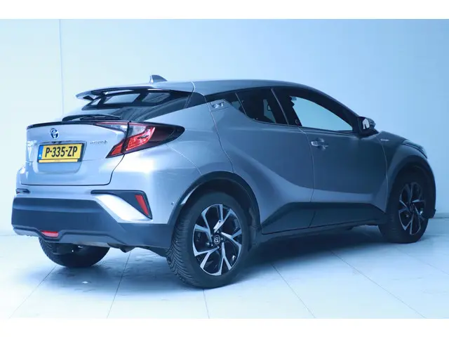 Toyota C-HR 2