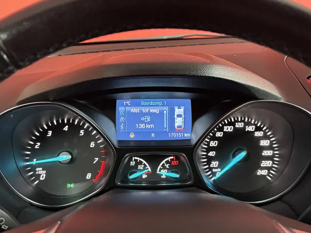 Ford Kuga 1.5 Titanium 2015 Benzine 34